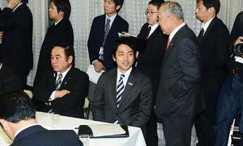 昼食会も消滅の危機 いとこ逮捕で進次郎氏の人気急落
