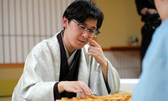 伊藤匠七段が11連敗中の藤井聡太叡王に初勝利 藤井はあとから生まれた棋士に初の敗北