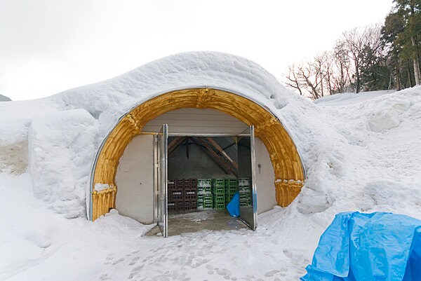 食材の味わいが増し、風味豊かになる雪中貯蔵庫「雪室（ゆきむろ）」
