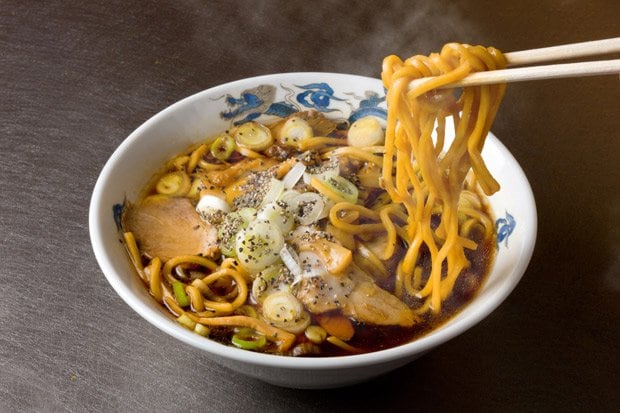 濃いしょうゆ味の郷土ラーメン「富山ブラック」