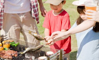 ゴージャスな体験マウントはもう古い? 充実した夏休みを過ごすために大切な親の姿勢とは