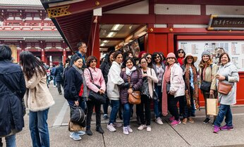 「二重価格」は日本人ファースト? 外国人観光客に高い料金設定、どう思いますか? 「増収のメリット」か「差別的な印象」か【AERAアンケート】