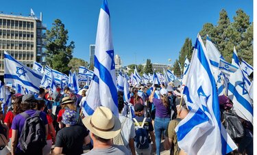大学卒業式で「ブーイング」と「拍手」を受けたスピーチとは イスラエル・ニシム教授が考えるキャンパスの民主主義