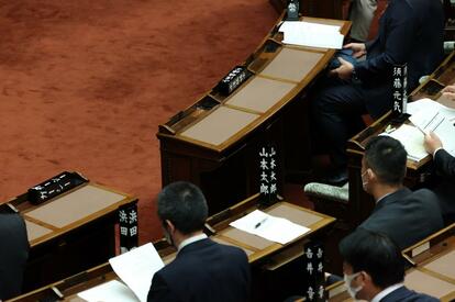 水道橋博士さんとガーシー議員の席