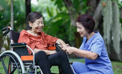 約33.5％が60歳以上に…介護の"司令塔"ともいえるケアマネの高齢化が現場にもたらす深刻な事態
