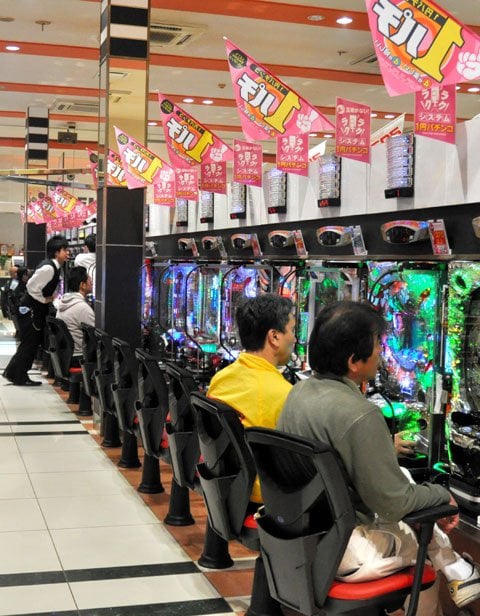 ギャンブル依存症の疑いがある人の８割は、パチンコ依存といわれている　（c）朝日新聞社　＠＠写禁