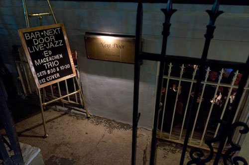 写真・図版(2枚目)| ヴィレッジ・ジャズの小さな隠れ家、“The Bar Next Door”