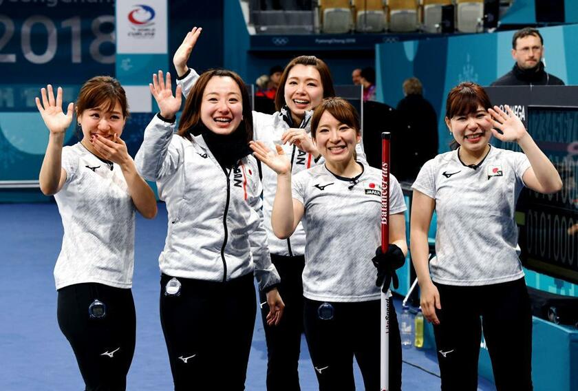 平昌冬季五輪カーリング女子で銅メダルを獲得したＬＳ北見の選手たち　（ｃ）朝日新聞社