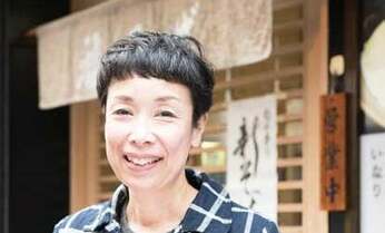 「立ち食いそば店」は町工場? 平松洋子「日本人の勤勉さ感じる」