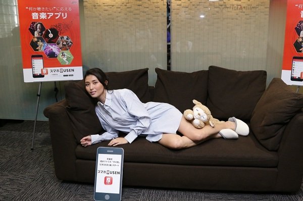 スマホでUSEN新番組『橋本マナミの「羊の数」』がスタート、「私の声で夜も寝ないでくださいね」