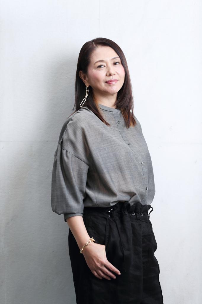 小泉今日子　［撮影／写真部・加藤夏子、ヘアメイク／宮田靖士（ＴＨＹＭＯＮ　Ｉｎｃ．）、スタイリング／藤谷のりこ、取材協力／スパイラル］