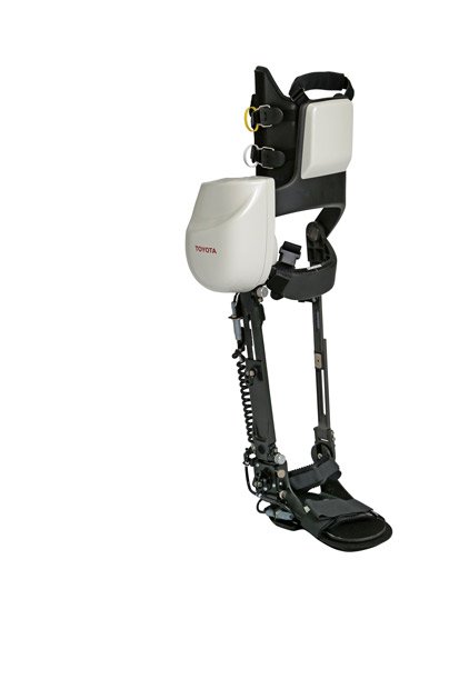 ロボット脚に内蔵するモーターが患者の自然な歩行を支援する（写真提供：トヨタ自動車）