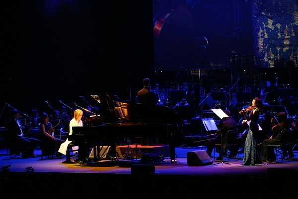 【YOSHIKIクラシカル・ツアー】日本最終公演にヴァイオリン・ミューズ 川井郁子が登場！ YOSHIKIのピアノと奏でた「Say Anything」