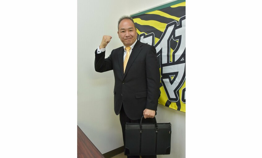 来る選挙活動に向けガッツポーズを見せてくれた河村さん