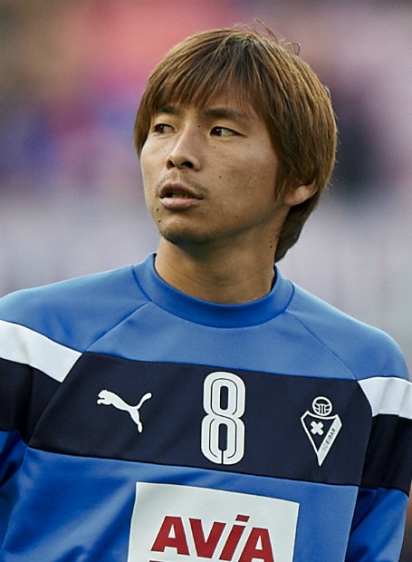 エイバルで1年間レギュラーとして活躍した乾貴士は、日本代表への復帰も果たした。（写真：Getty Images）