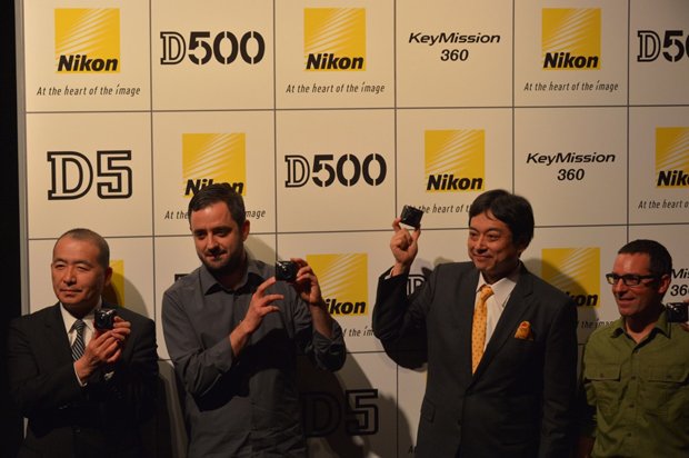 ニコンの新製品発表の記者会見