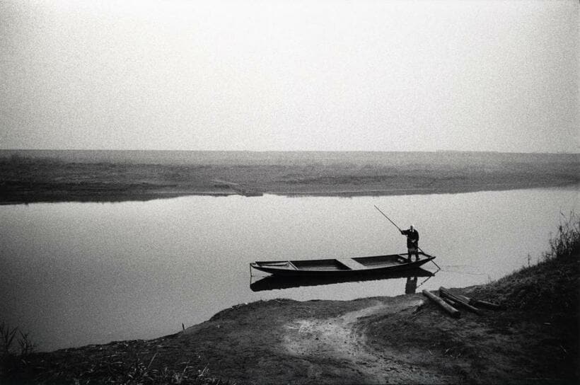 「渡し舟」群馬・板倉 1976年（C）Kazuo Kitai