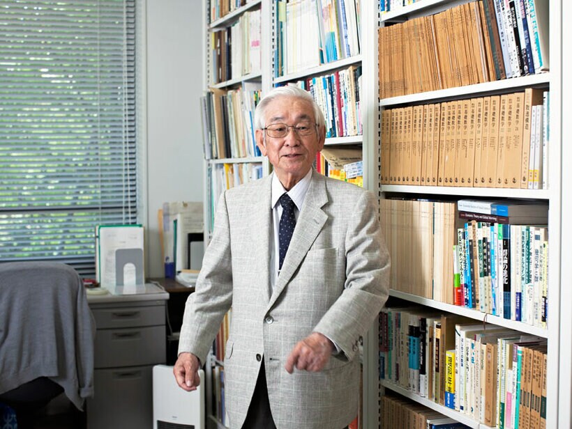 ますかわ・としひで／名古屋市生まれ。名古屋大学大学院理学研究科博士課程修了。素粒子理論が専門。2008年にノーベル物理学賞を受賞（撮影／ＭＩＫＩＫＯ）
