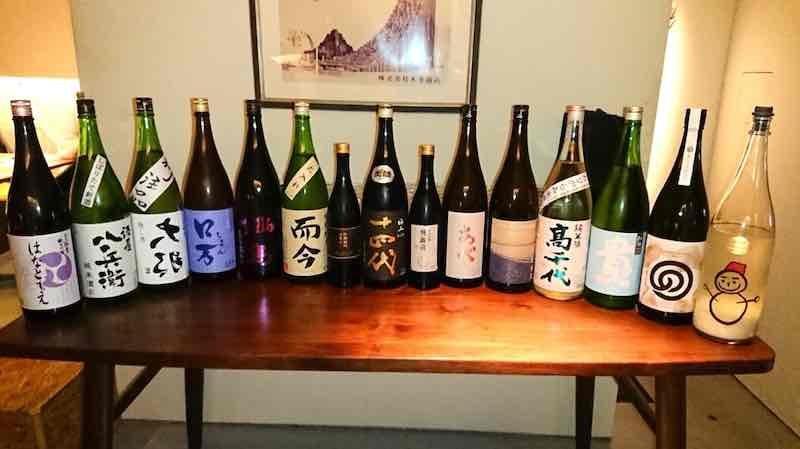 「日本酒を嗜む会」の会席料理ツアーの様子。（中道あんさん提供）