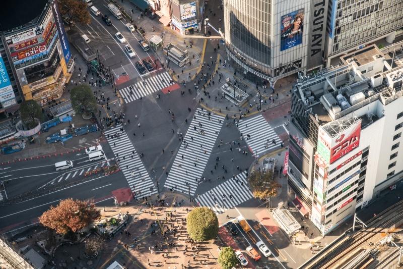 約1400万人の人口を抱える首都・東京。渋谷駅に近い「渋谷スクランブルスクエア」からも、再び人が行き交い始めた街が見て取れる（撮影／写真部・馬場岳人）