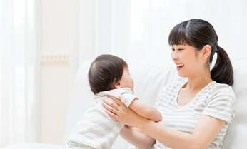 「ほめる」より能動的な学習を促す「驚く」子育て法とは