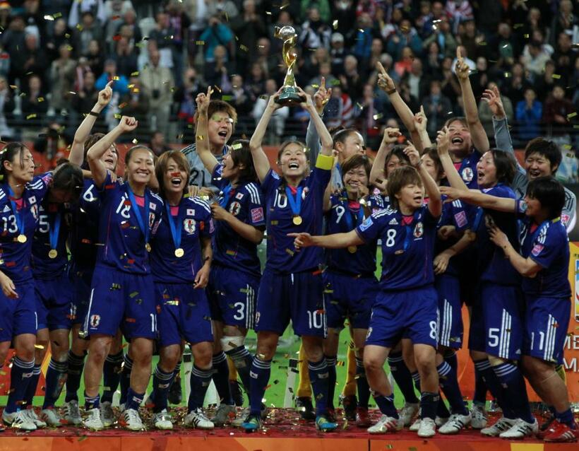 2011年の女子サッカーW杯を制したなでしこジャパン　（ｃ）朝日新聞社