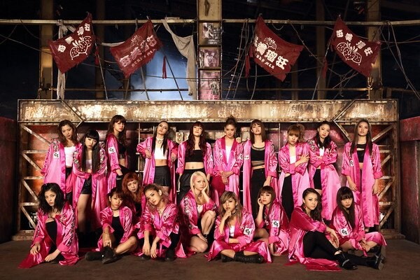 E-girls レディースチーム“苺美瑠狂”テーマソングのMV解禁 Amiが初の黒髪披露