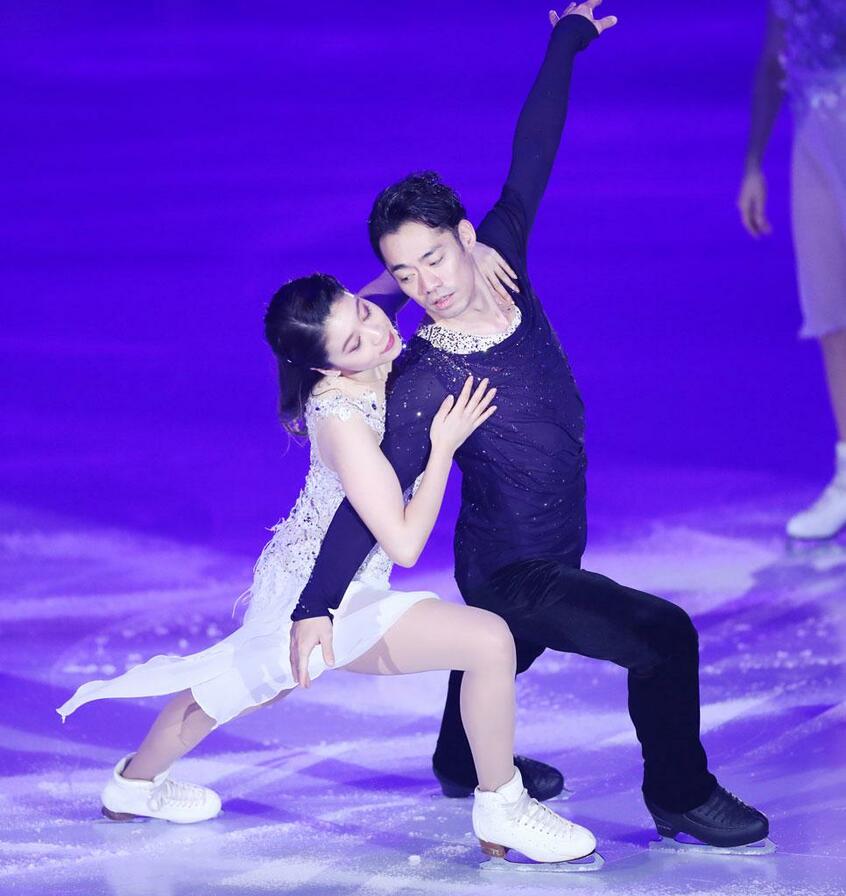 「美女と野獣」の音楽に乗せて披露した村元哉中との初ダンス。優雅な舞に、観客からはため息がもれた(撮影/写真部・加藤夏子)