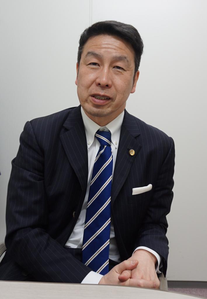 室井佑月さんとの結婚を公表した米山隆一氏(C)朝日新聞社