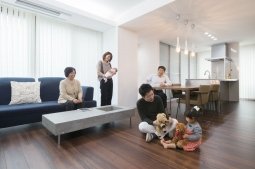 写真・図版（2枚目）| 【こだわりのお宅拝見】　世代がふれあいを育む、和室と中庭のある暮らし