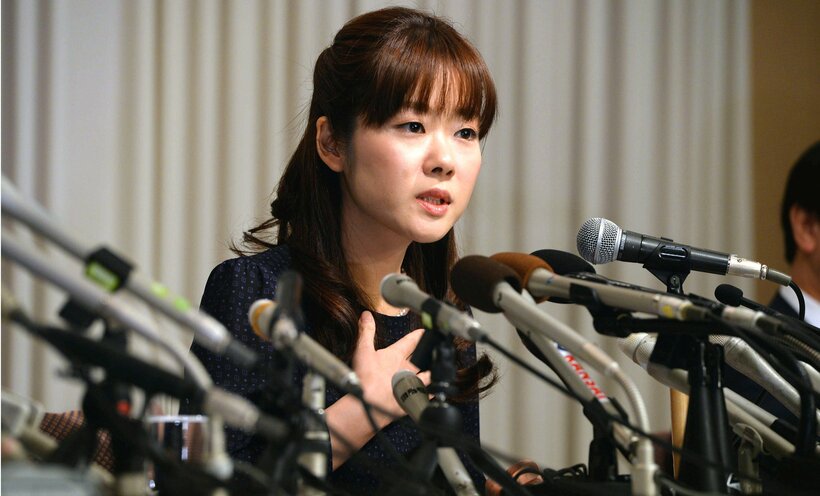 「STAP細胞」の疑惑について会見する小保方氏＝2014年4月