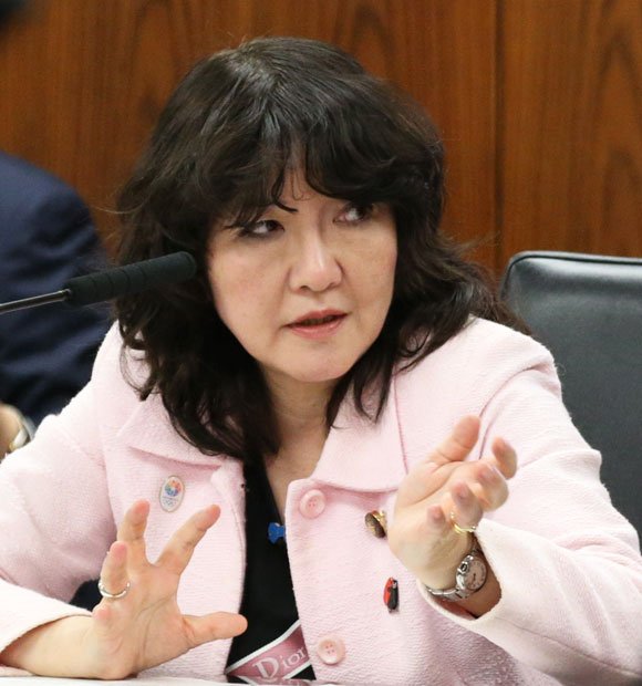 片山さつき議員。以前にも芸人の親族の生活保護受給問題を厳しく追求し、批判された　（ｃ）朝日新聞社