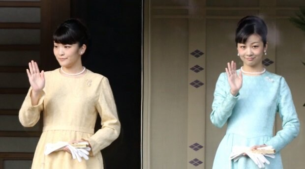 眞子さま（左）と佳子さま（ｃ）朝日新聞社