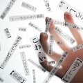 「怖い」と「恐い」何が違う? 「こわい」という言葉がはらむ感情は複雑 「苦しい」「恥ずかしい」という意味の地域も
