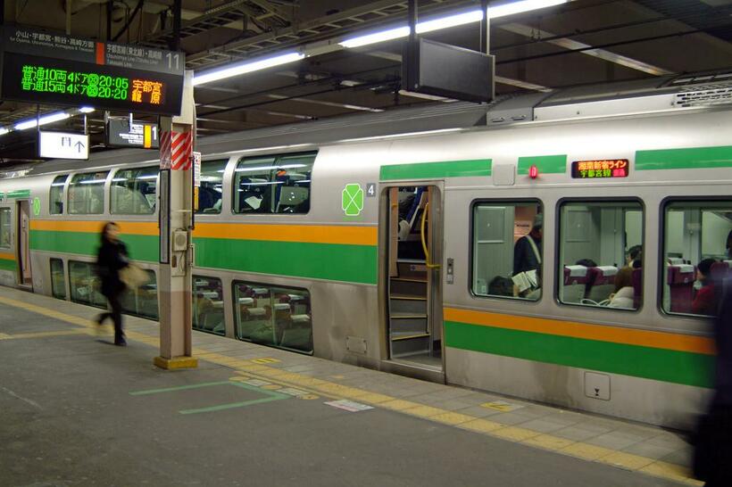 東海道線などの普通列車に連結されているグリーン車は、別途グリーン券を購入すれば「青春18きっぷ」でも乗車できる　（C）朝日新聞社