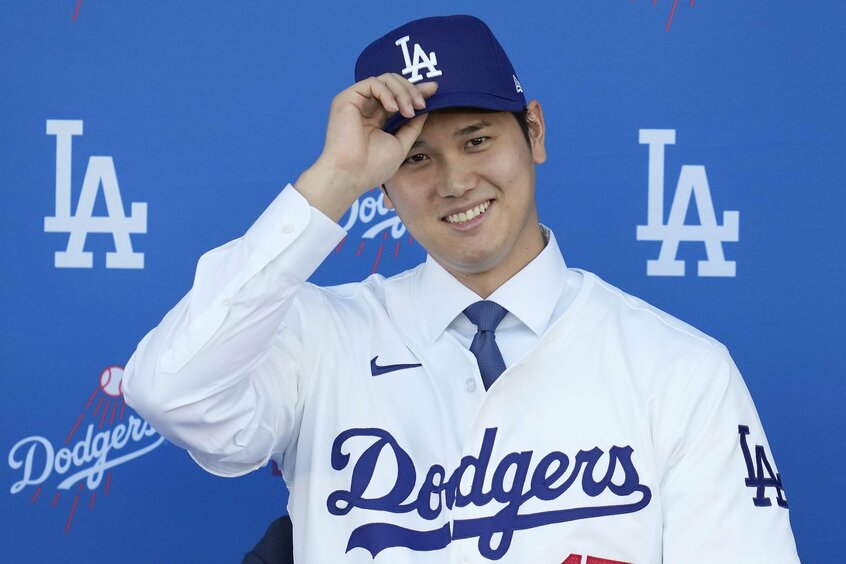 ドジャースの入団会見に臨む大谷翔平選手=2023年12月14日