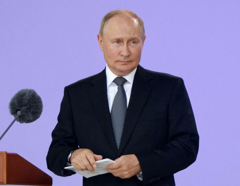 モスクワ郊外で開かれた国際的な兵器展示会に出席したプーチン大統領／8月15日（photo　ロイター／アフロ）
