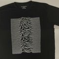 「聴かないバンドのTシャツを着るな」 あなたは賛成派? 反対派? 知らずにバンドTを着ている人も