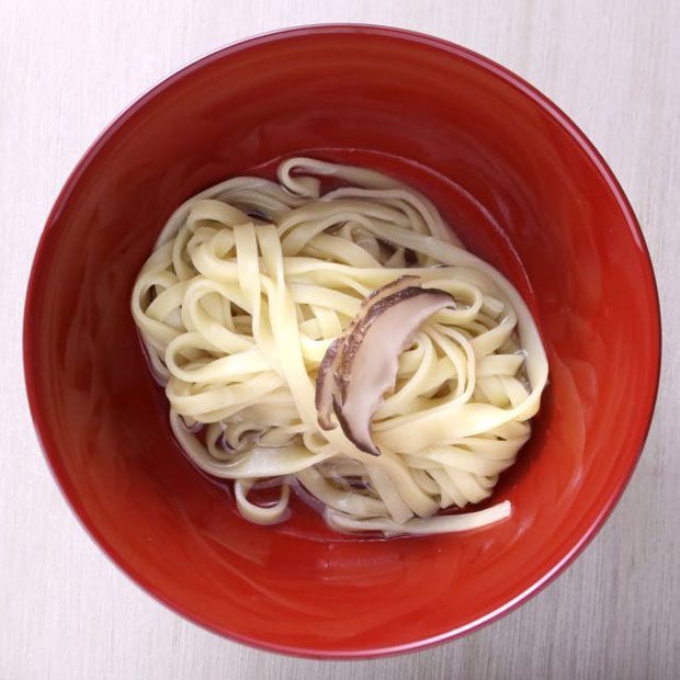 再現したしいたけ汁の「経帯麺」（写真：新横浜ラーメン博物館提供）