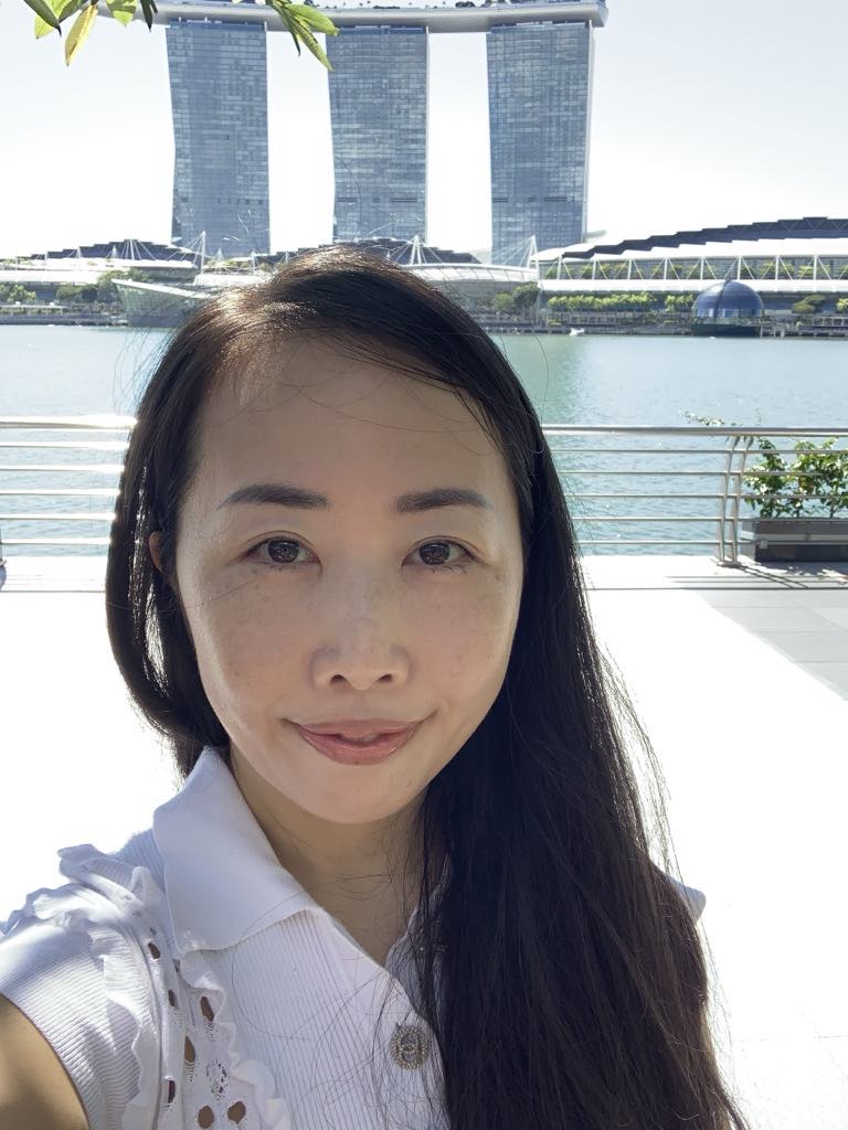 シンガポール在住10年の花輪陽子さん（花輪さん提供）