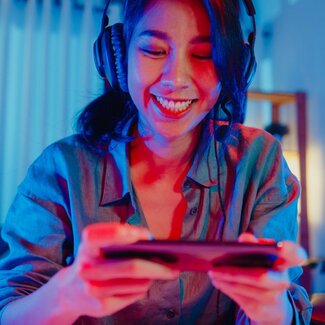 ソーシャルゲームがやめられない理由は? 行動経済学の専門家がその心理を分析