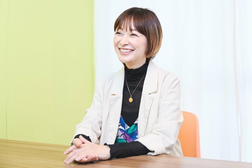写真・図版(2枚目)| 4児の母、元モー娘。の市井紗耶香は20歳で産後うつに 「哺乳瓶を洗いながら泣き続けた」