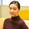 「蒼井優」が朝ドラで“モンスター俳優”の本領発揮 ママになっても変わらない「孤高」の演技力