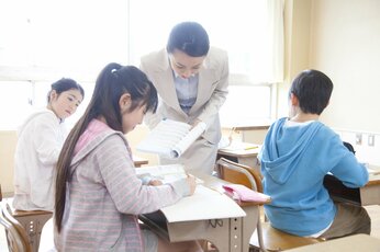 発達障害グレーゾーン、子どもが特別支援学級に入る基準は? 親の悩みに専門家が回答