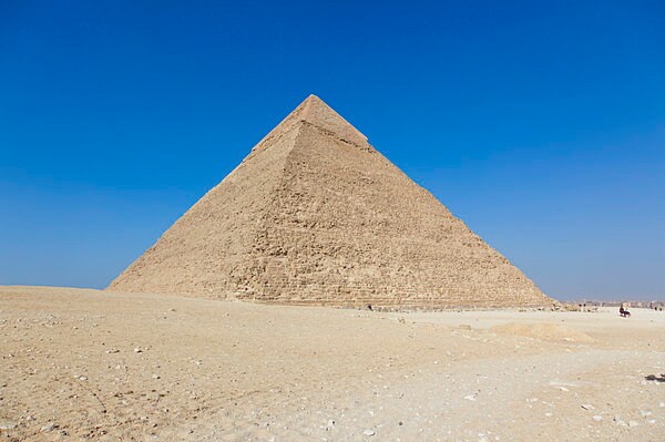 測量の証しである「ピラミッド」。その運搬と積み上げの方法には未だに大きな謎が存在している