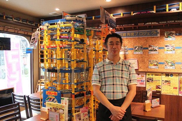「プラたく」の店主・岡田泰一さん
