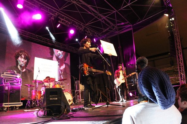 BURNOUT SYNDROMES フランスで初の海外ライブを開催！アニメ『ハイキュー!!』主題歌など披露