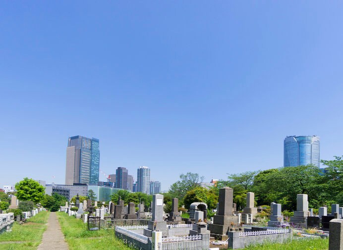 北里柴三郎の墓所は、その功績を讃えるかのように青山霊園の日当たりの良い高台にある