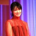 〈NHKあさイチ瀧内公美きょう出演〉アマゾンCMの“仕事帰り女性”が話題 キレイなお姉さん「瀧内公美」の正体
