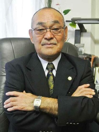 伊丹さん。腕には常にフレディからもらった時計を着けている